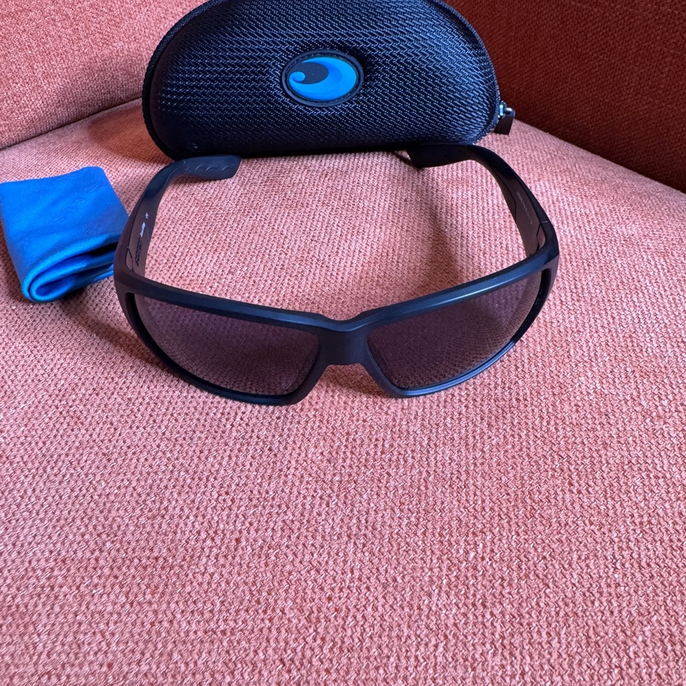 Costa Tuna Alley 580P Men Black Polarized Sunglasses